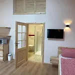 Мини-отель Carolinger Huettendorf Weyer (Limburg-Weilburg)