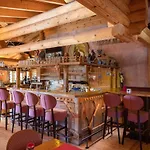 Carolinger Huettendorf 3*