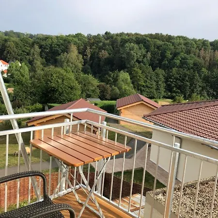 Carolinger Huettendorf Herberg 3*