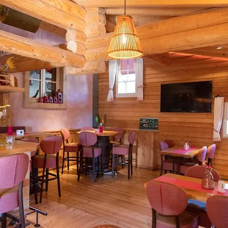 Carolinger Huettendorf Herberg