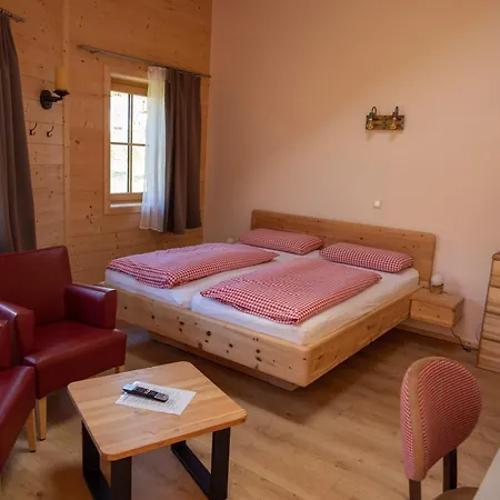 Carolinger Huettendorf Penzion 3*