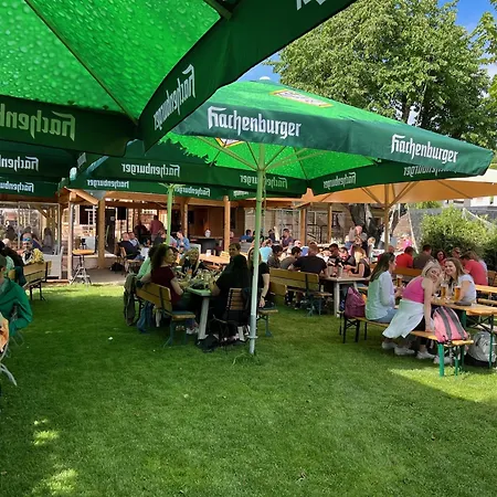 Carolinger Huettendorf