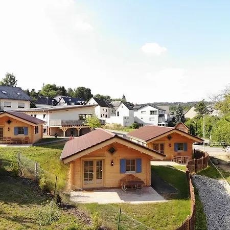 Carolinger Huettendorf