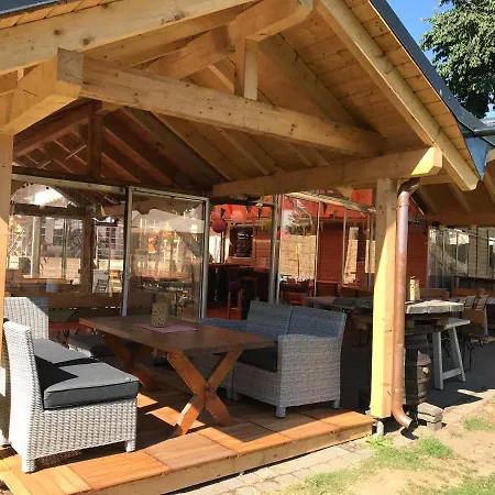 Carolinger Huettendorf Herberg 3*