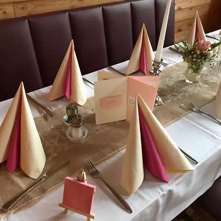 Herberg Carolinger Huettendorf