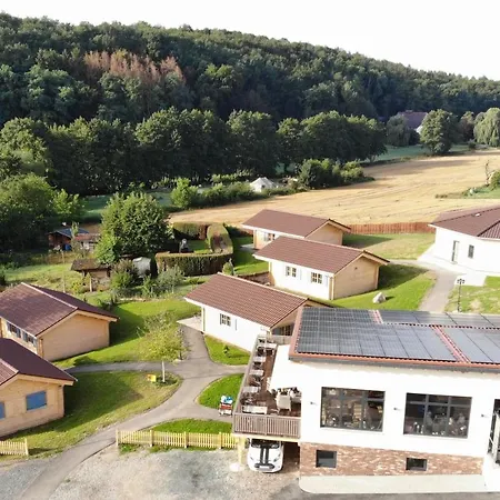 Carolinger Huettendorf Herberg