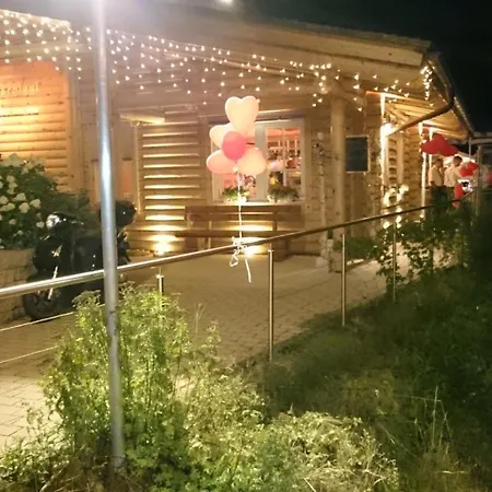 Carolinger Huettendorf Herberg