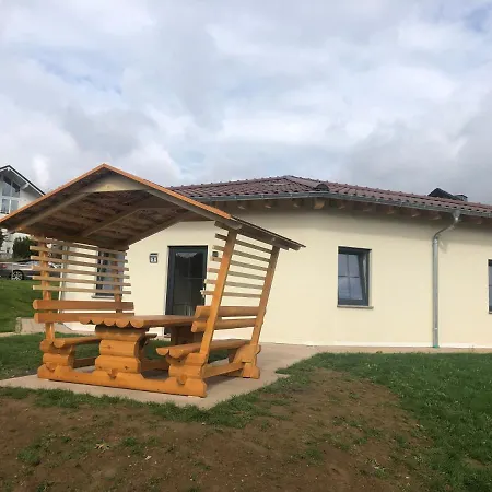 Carolinger Huettendorf Herberg 3*