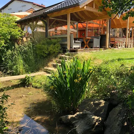 Carolinger Huettendorf