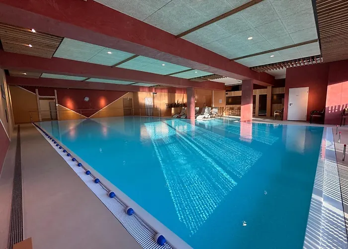 Carolinger Huettendorf 3*